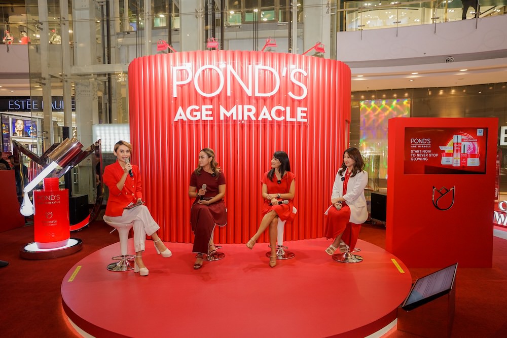 Pond's Age Miracle Press Conference